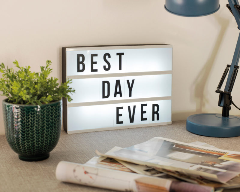 SVIJETLEĆA KUTIJA LIGHTBOX SA SLOVIMA 7140780